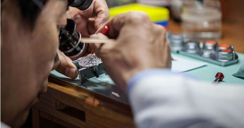 雅典售后客服电话多少号（雅典表针不动）