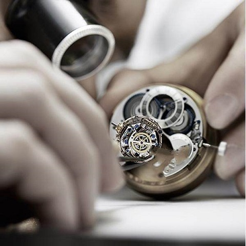 雅典手表维修价格查询官网（雅典手表怎么保养）