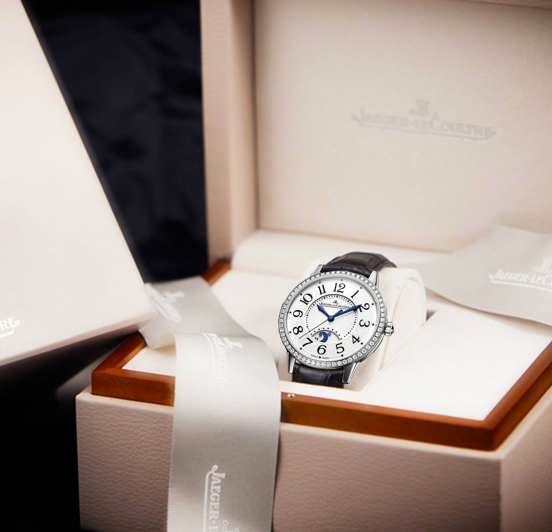 雅典手表多长时间保养一次（雅典日常保养）